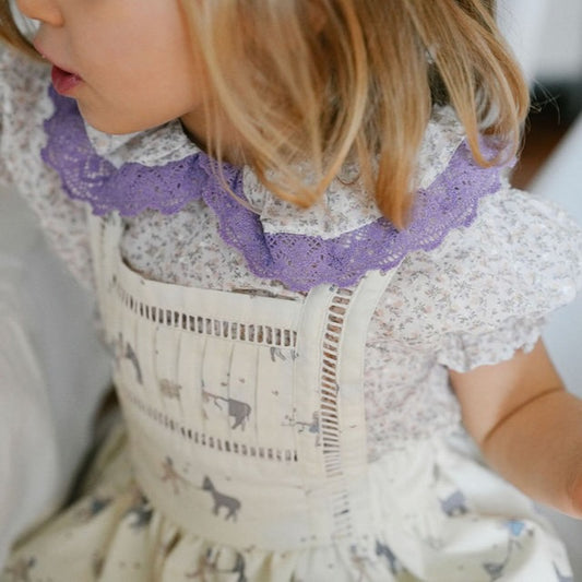 Camisa flores com bordado lilás
