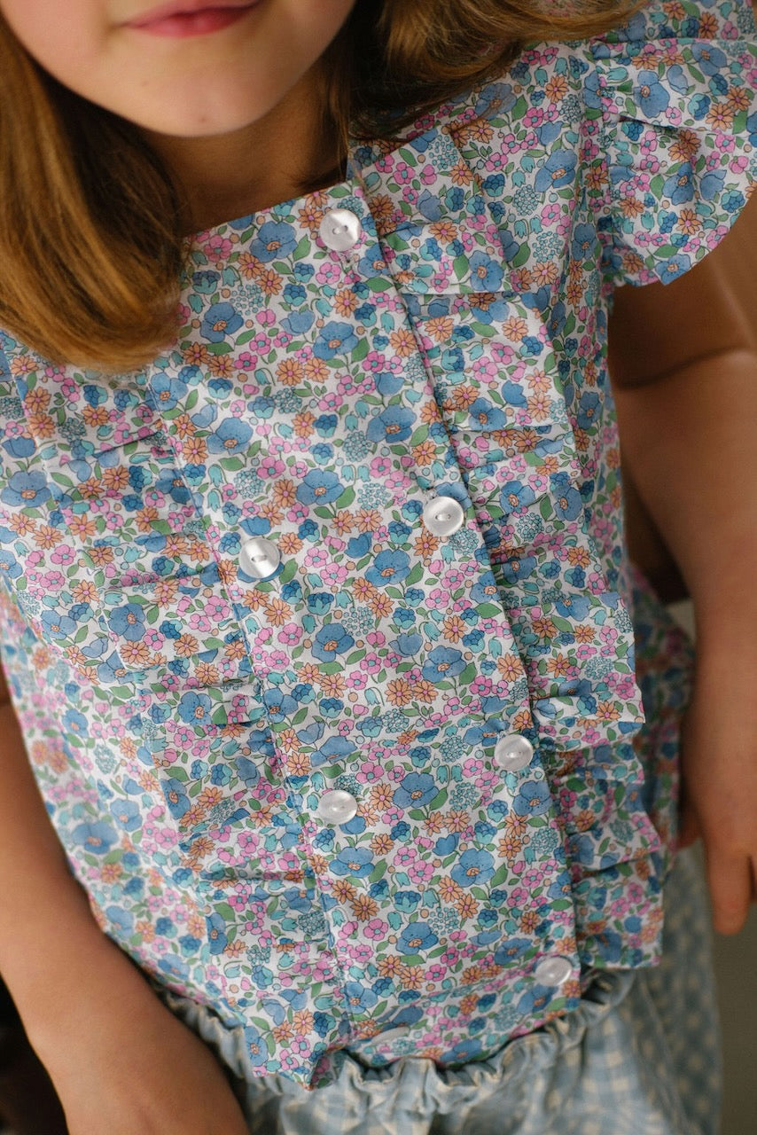 Conjunto flores e vichy