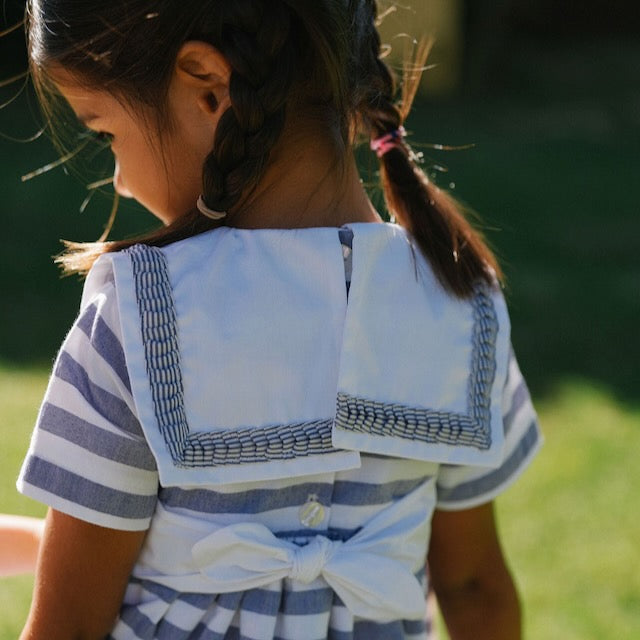 Vestido riscas azuis