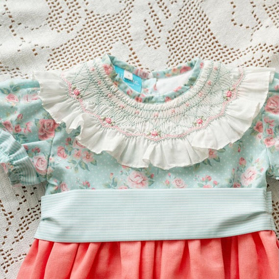 Vestido flores gola pontinhos