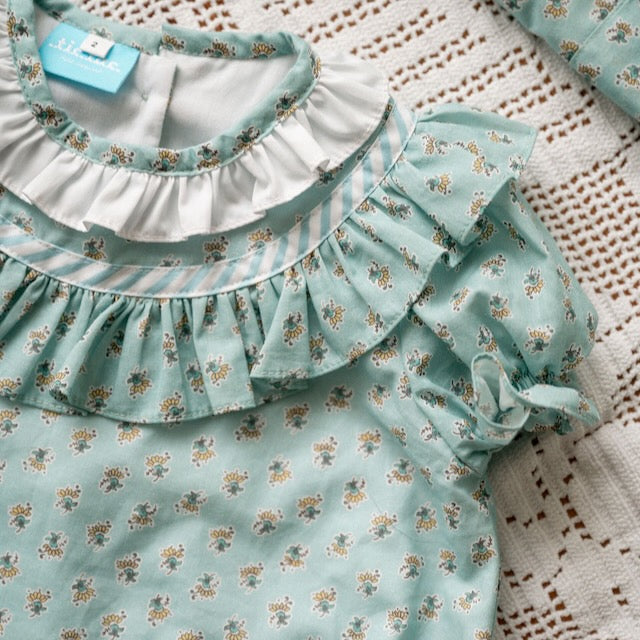 Cute aqua flowers