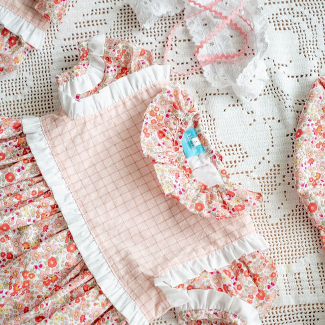 Cute flowers and little squares