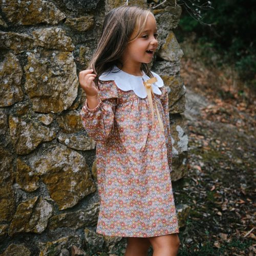 Vestido flores com gola branca