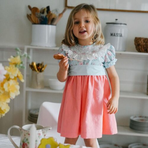 Floral dress with dotted collar
